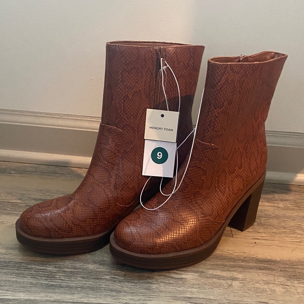 Universal Thread Tan Snake Print Heeled Boots